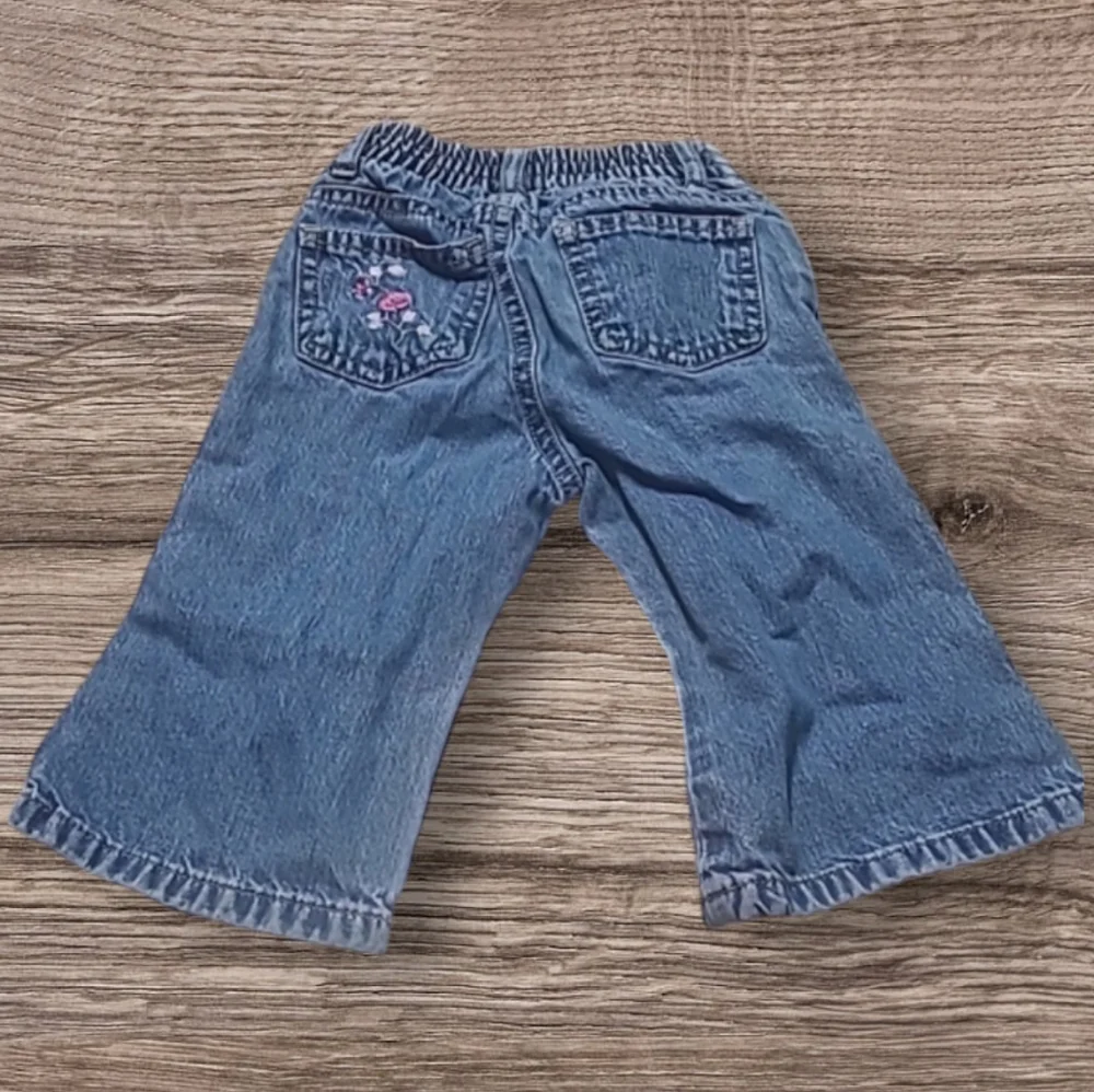 LITTLE GIRL'S OLD NAVY FLOWER JEANS